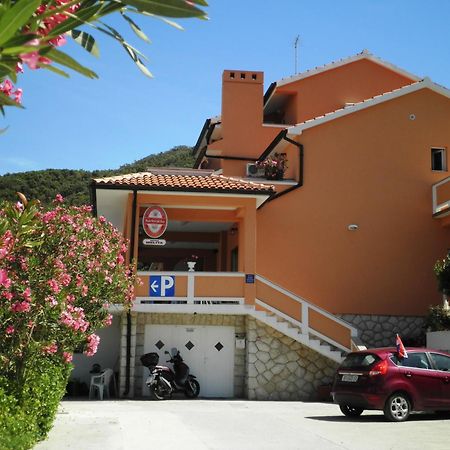 Apartments Melita Supetarska Draga Exterior foto