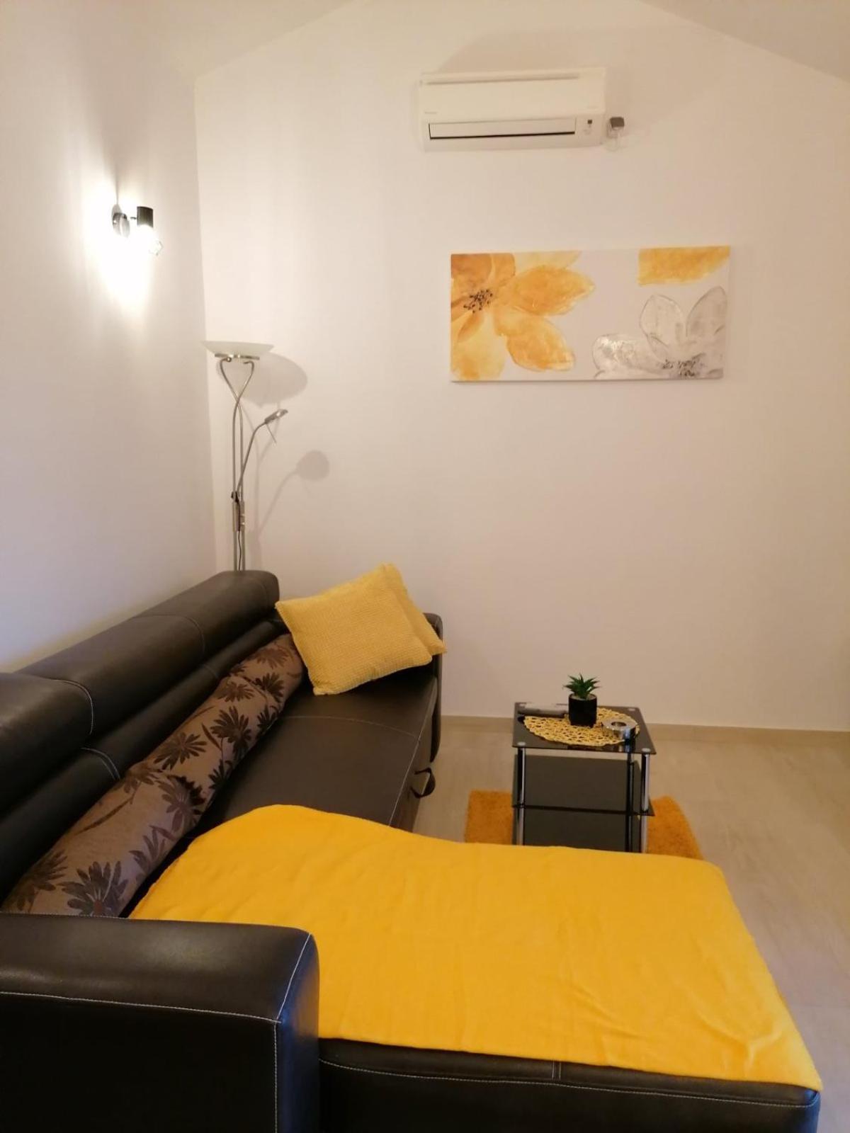 Apartments Melita Supetarska Draga Cameră foto