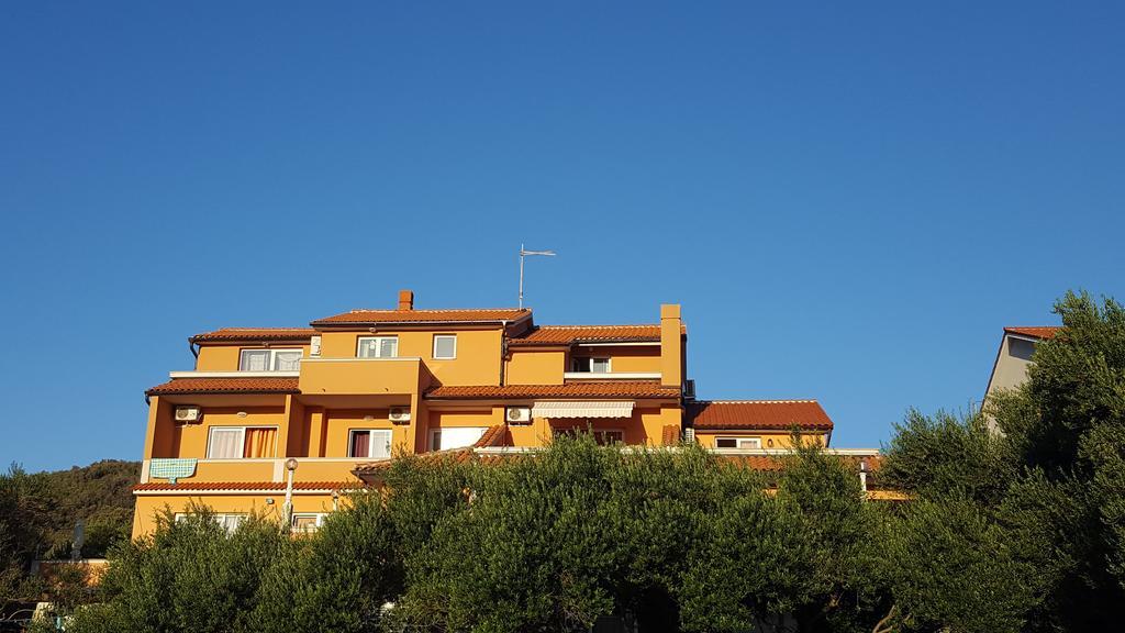 Apartments Melita Supetarska Draga Exterior foto